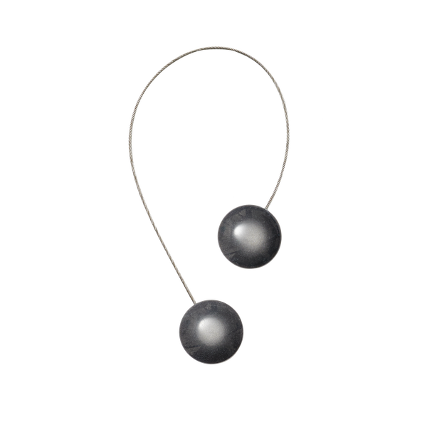 Simple and stylish blind tie that would look great in any room. Use it to hold up the blockout blind when not in use and let the light shine in. Great for when you're in a hurry in the morning. 